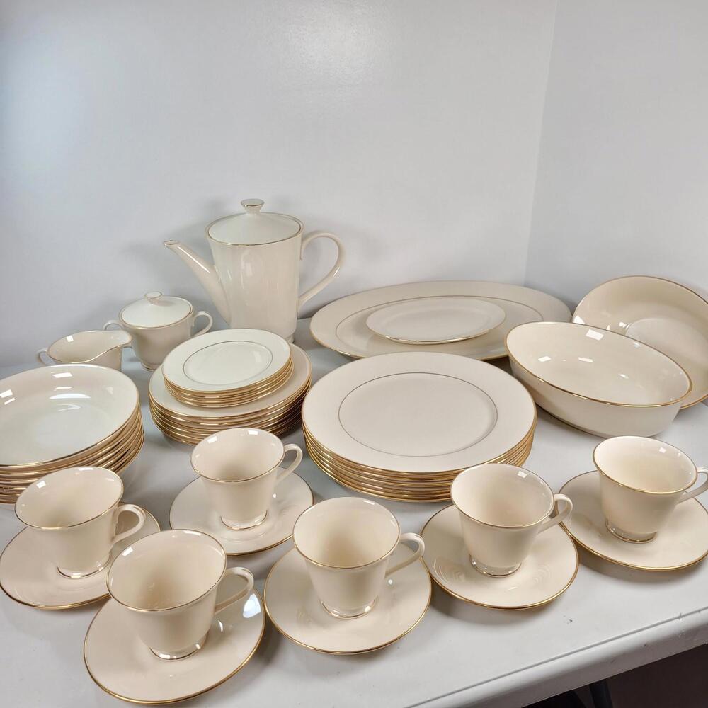 HAYWORTH  by Lenox Cosmopolitan  Collection Gold Rimmed Dinnerware 41 Piece USA